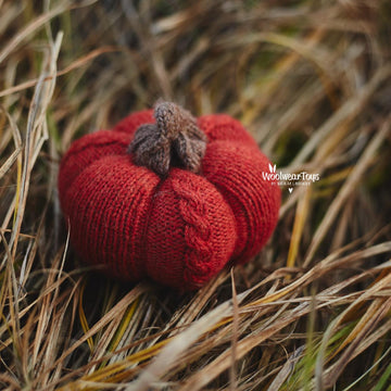 Cozy cable pumpkins. Knitted Pumpkin Pattern.