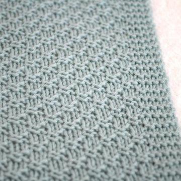 Dahlia Knit Blanket - Super Chunky