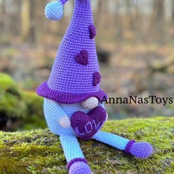 Gnome Valentin with legs