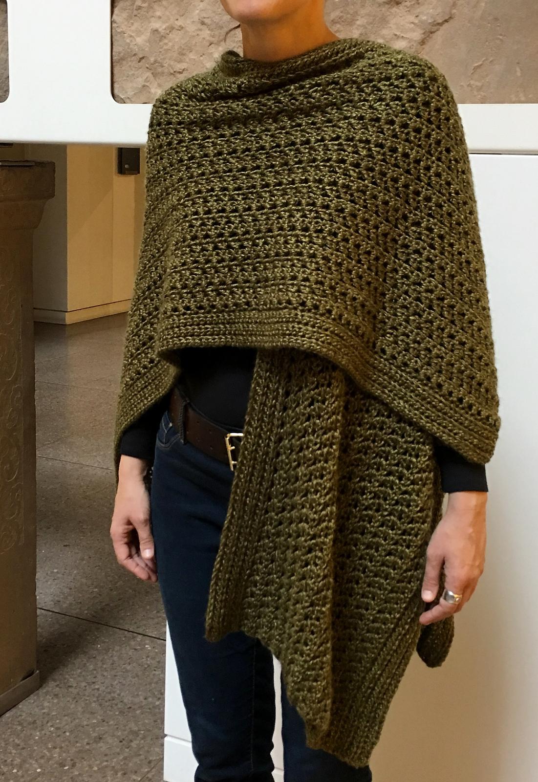 Crochet Ruana Pattern: Really-Caught-My-Eye Ruana