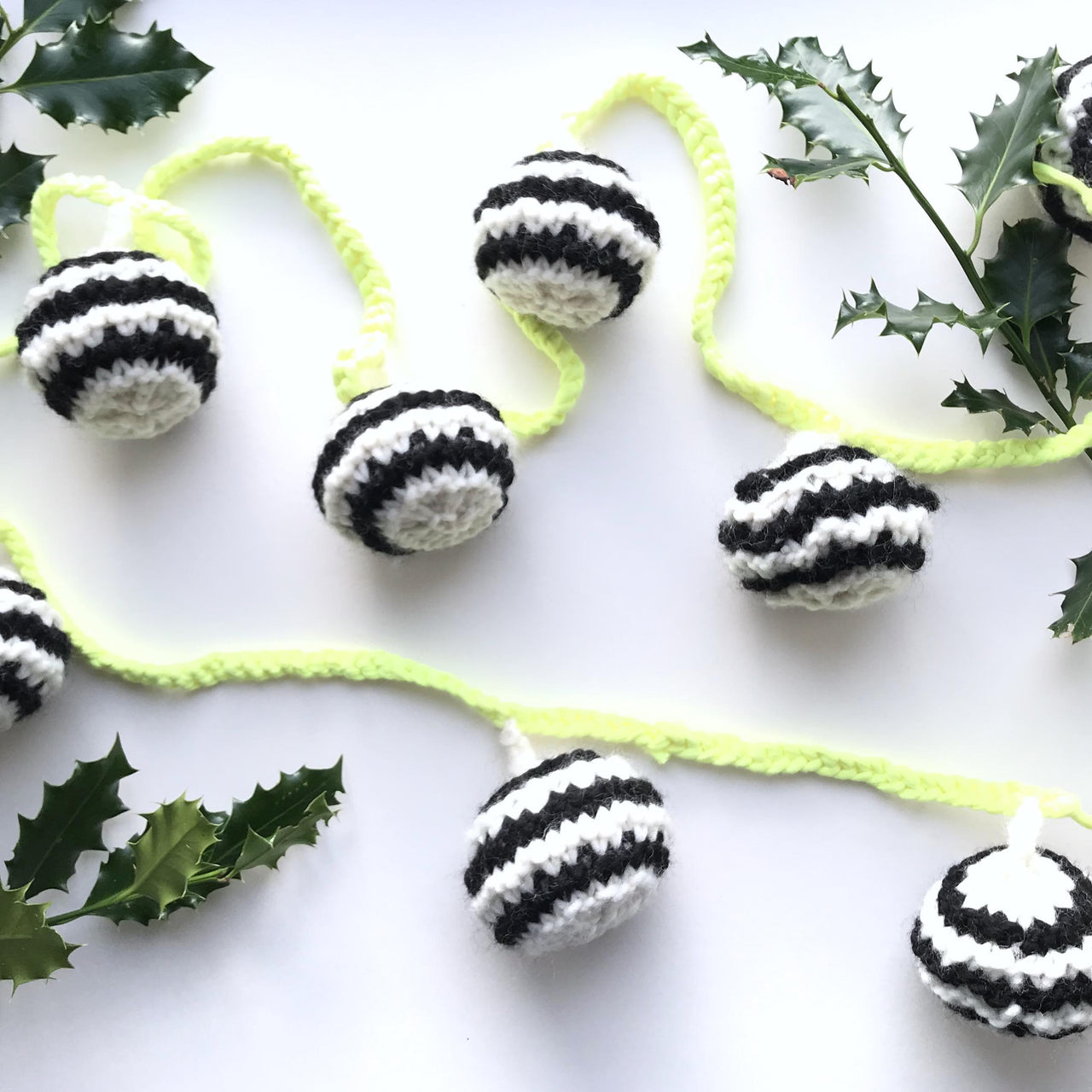 Baa Hum Bug Chunky Bauble Bunting