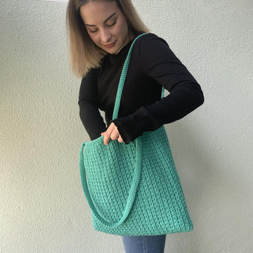 Laura tote bag