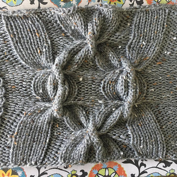 Rich and Deep Cabled Cowl