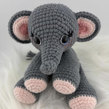 Meet Our Adorable Ellie the Elephant Amigurumi Pattern – Available in English and Portuguese