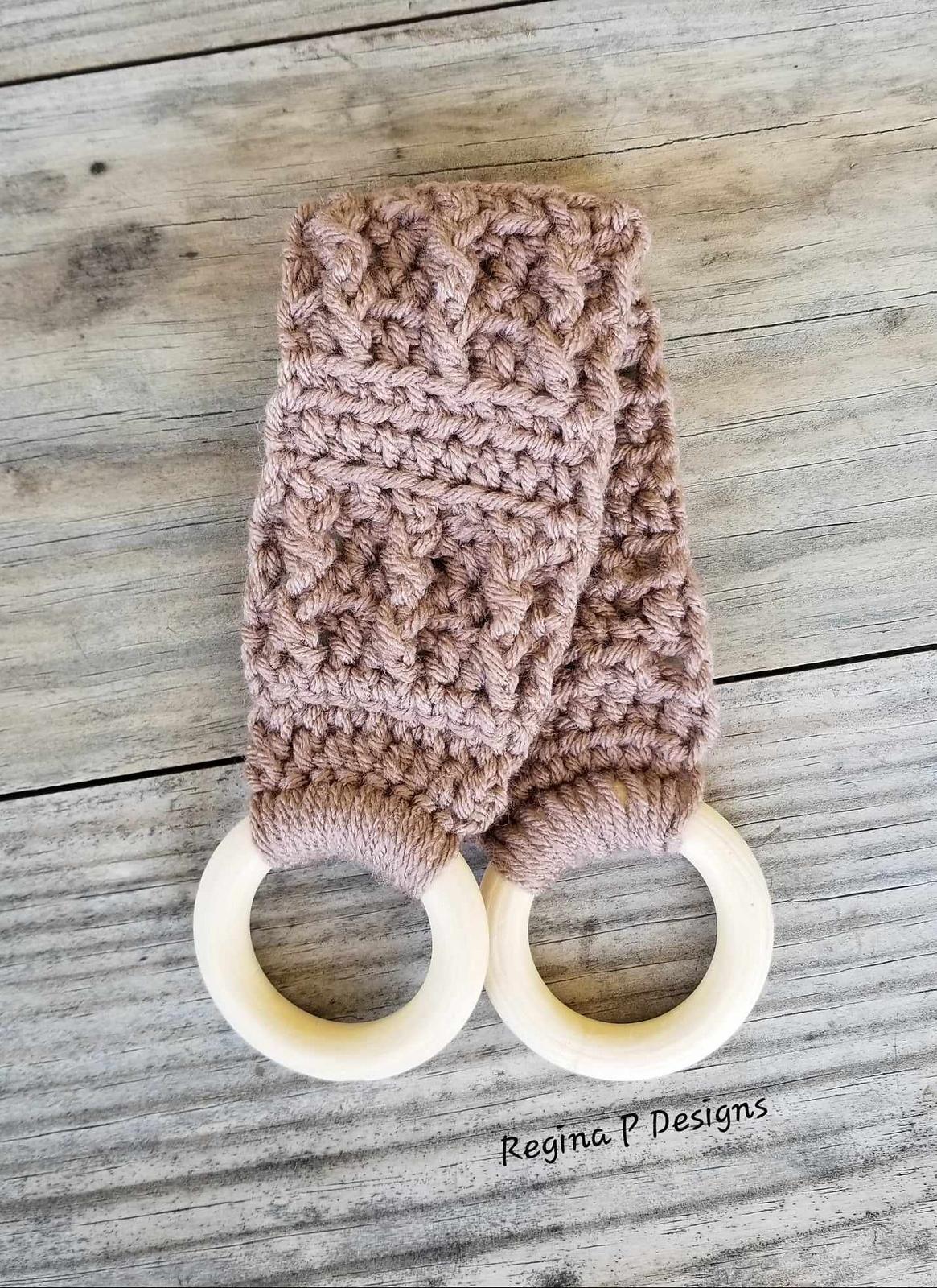 Tess Towel Hanger