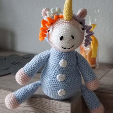 Amigurumi Häkelanleitung schlafendes Einhorn