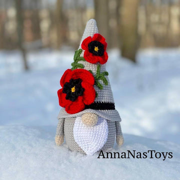 Gnome with poppy flower
