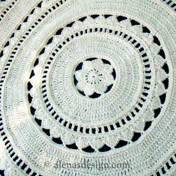Round Floral Blanket