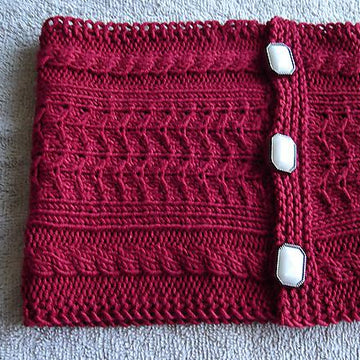Reminiscence neck warmer