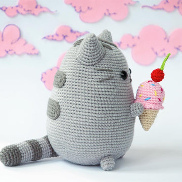Pusheen with Ice Cream