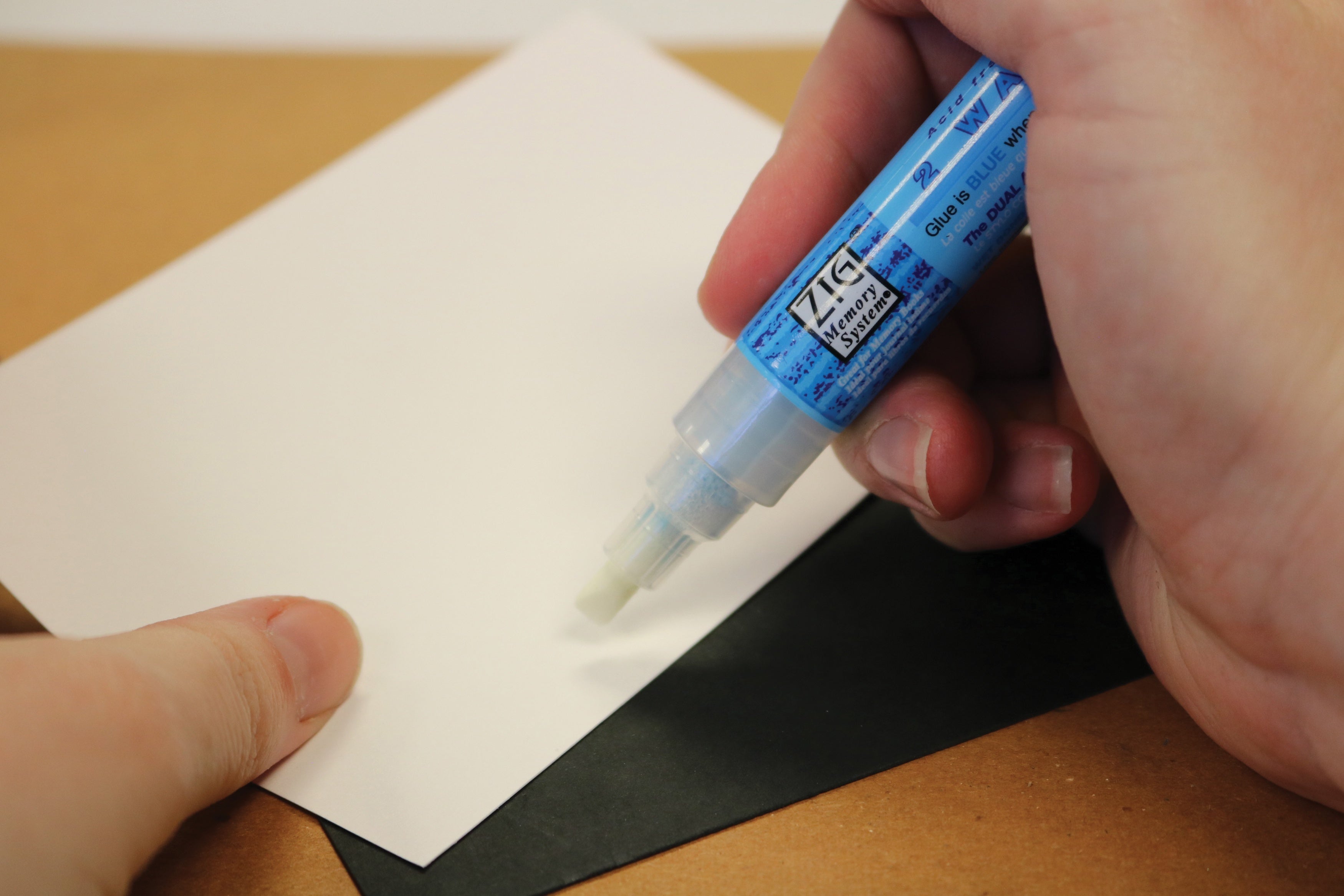 ZIG Kuretake Zig Memory System 2-Way Glue Display 12/Pkg - Chisel Tip