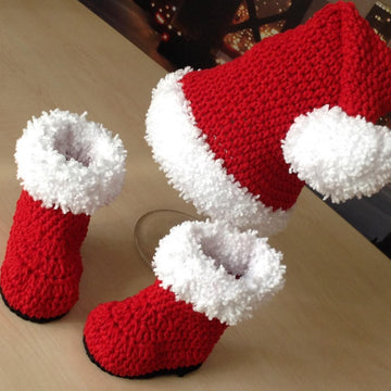 Santa Baby Bootie & Hat Set N 333