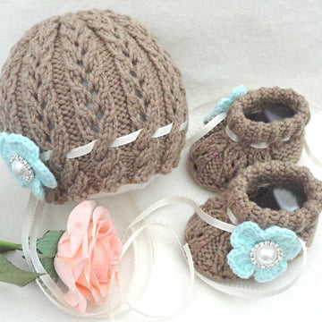 Knitting PATTERN Baby Shoes Baby Cap Baby Set with Satin ribbon