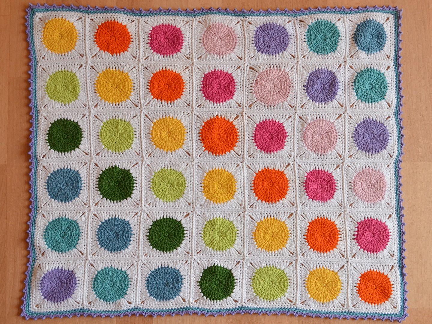 Dots baby blanket
