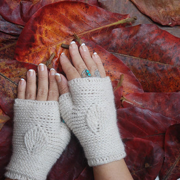 Leaf Crochet Gloves