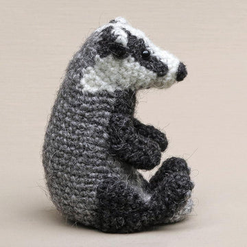 Flunsie the realistic badger who can knit!
