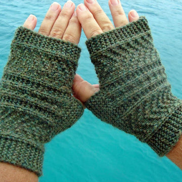Sideways Gansey Style Mitts & Mittens