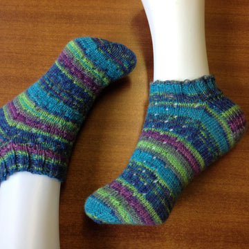 Pinata Pin Holes 4 Ply Socks Pattern