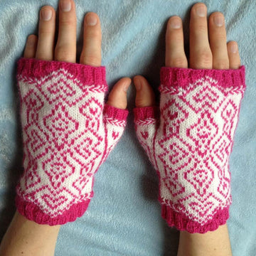 The Spear Maiden's Heart Fingerless
