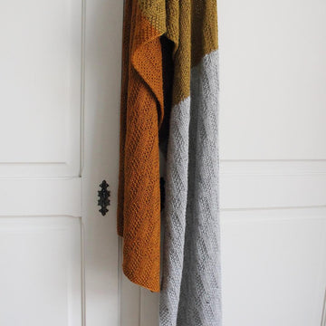 LISTOPAD Shawl