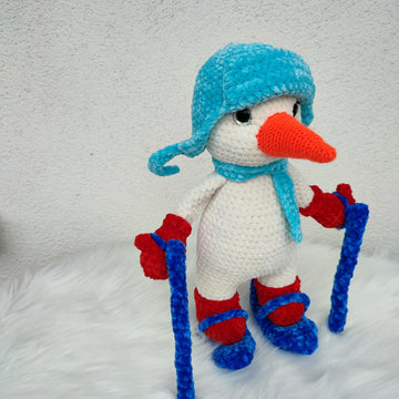 Snowman skiing PDF Crochet Pattern