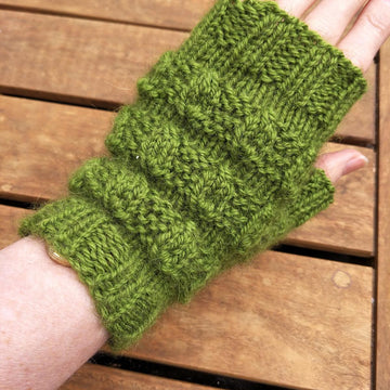 "Rug Up" Fingerless Mitts