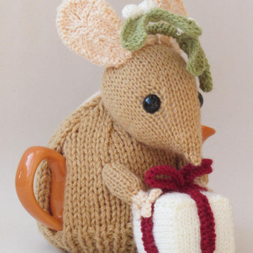 Christmas Mistletoe Mouse Tea Cosy