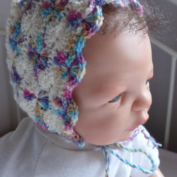 Gehäkelte Babyhaube / Babymütze