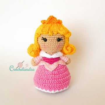 Aurora amigurumi doll - crochet pattern by Crochelandia