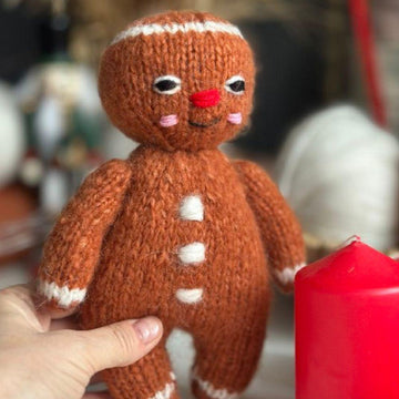 Gingerbread Man knitting toy pattern - 2 needles version