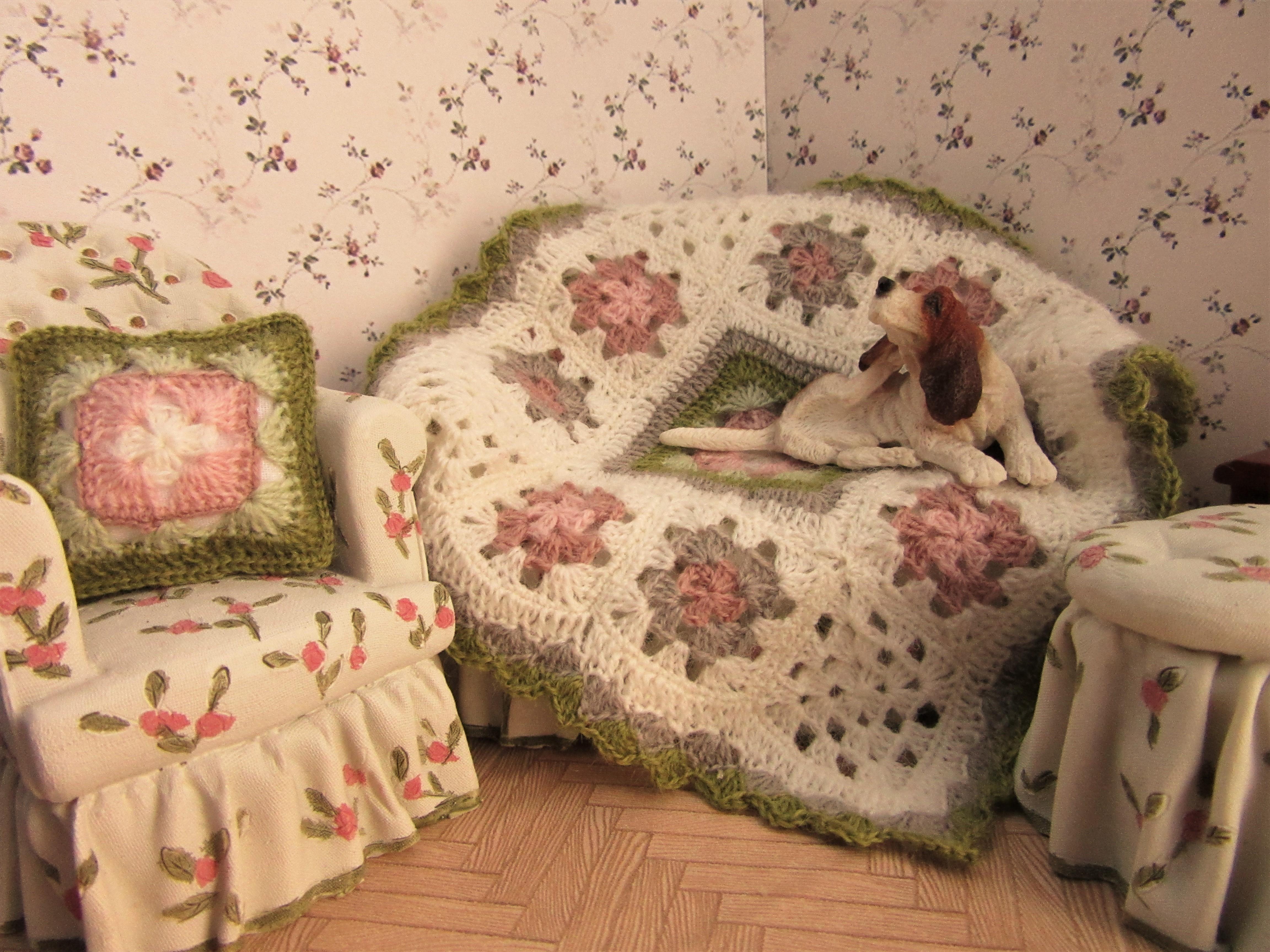1:12th scale shabby chic throw
