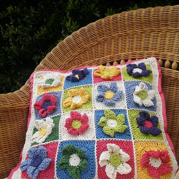 Blooming Cushion