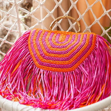 Bag with a fringe