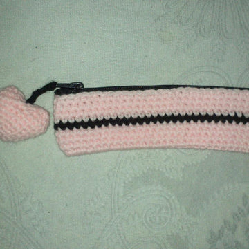 Cartuchera con corazon/Crochet Hook Holder