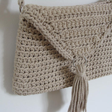 The Crossbody Clutch