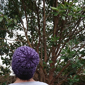 Cuspate hat