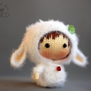 White Sheep Doll. Tanoshi series toy.
