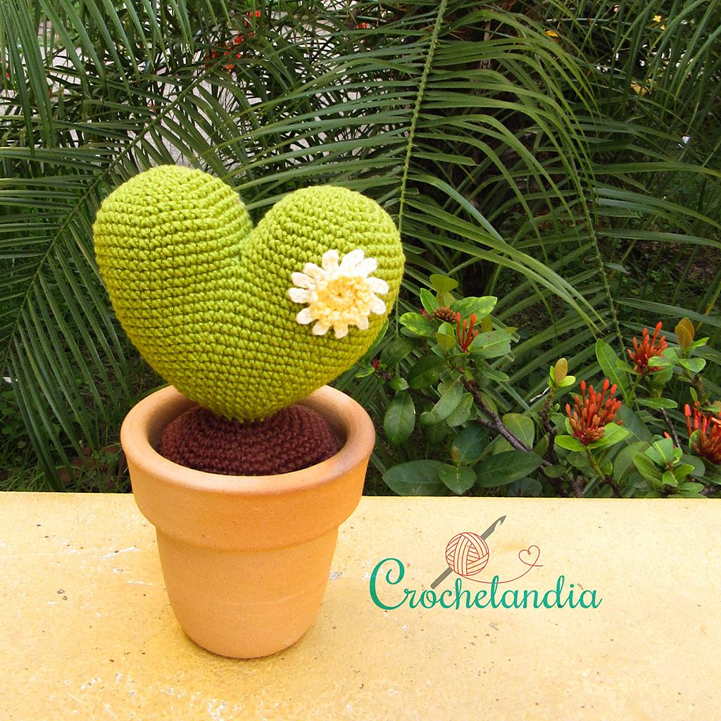 Cactus Amore  - crochet pattern by Crochelandia