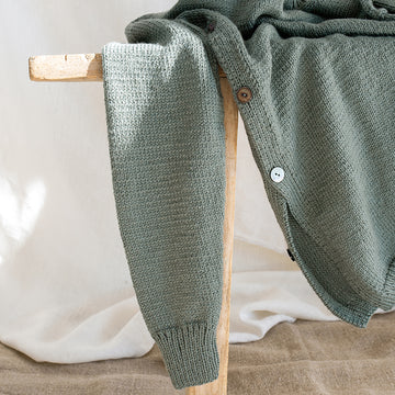 Jojoba Cardigan in Rowan Baby Cashsoft Merino (FR) - RB002-00002-FRP - Downloadable PDF