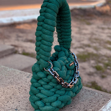 Bag with chunky yarn