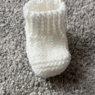 Knit Flat Baby Booties Pattern – 4 Sizes
