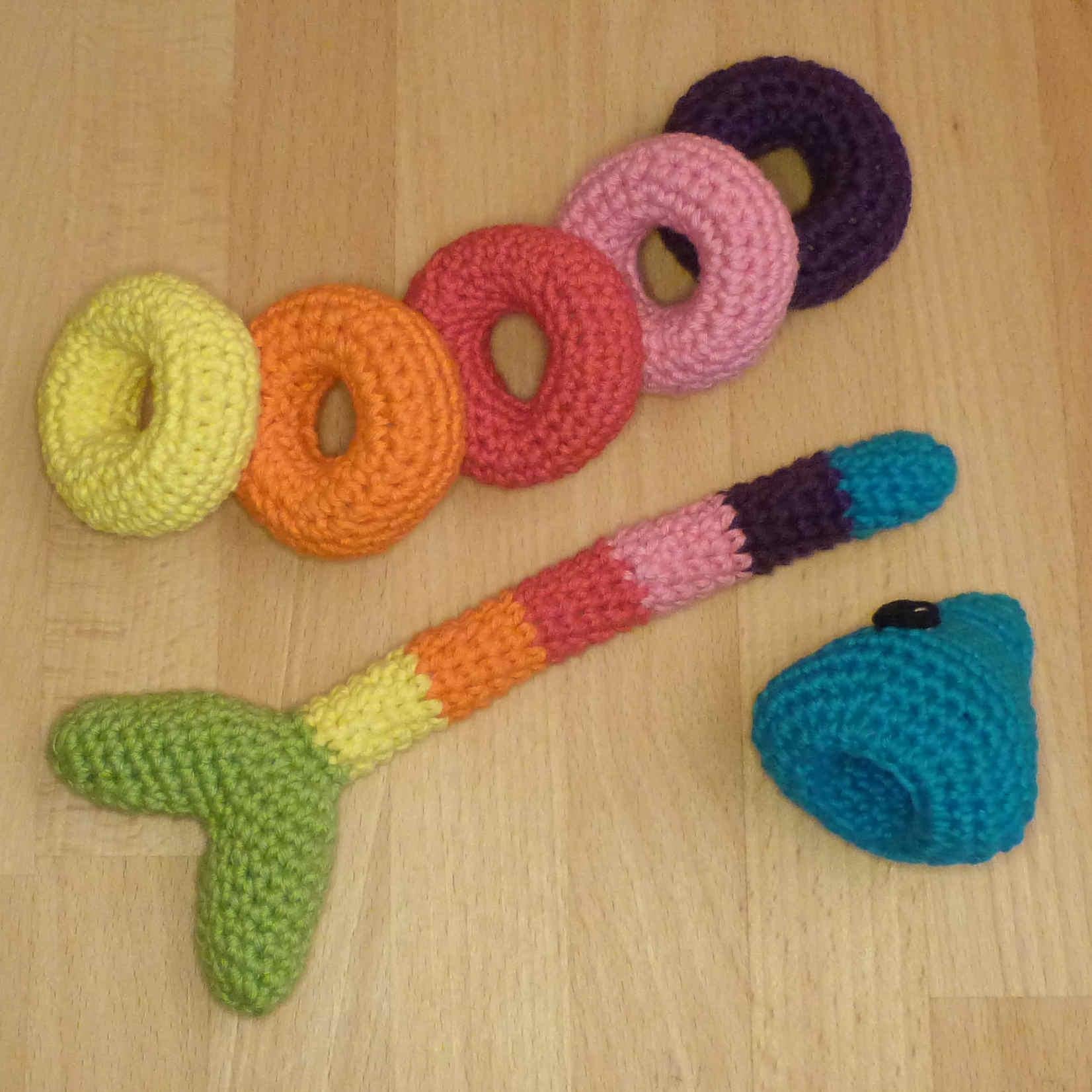 Stacking toy fish