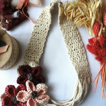 String Flowers Necklace