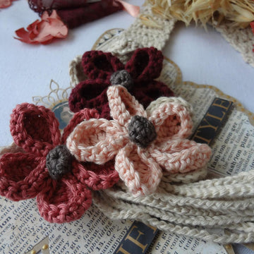 String Flowers Necklace