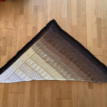 Triangular Scarf "Thyia"