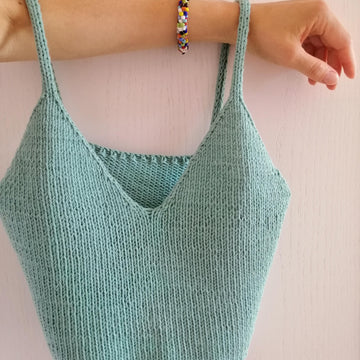 Cotton crop top with V-neckline