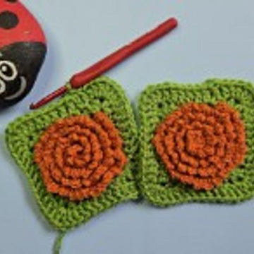 Pretty flower granny square