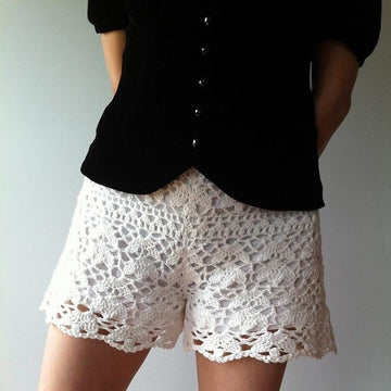 Cynthia - floral lace shorts