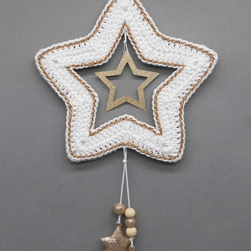 Crochet pattern star hanging decoration - super easy and versatile - from scraps of yarn