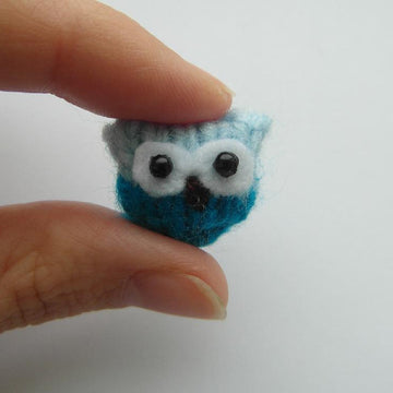 Tiny knitted owls